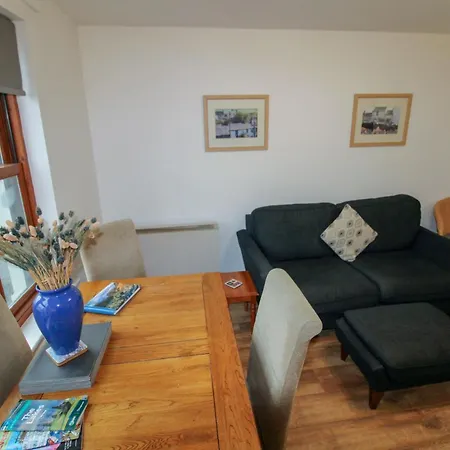 Casa de Férias Glenmore, Hewetson Court, Centrally Located 1st Floor In